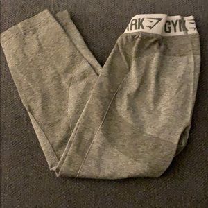 NWOT khaki cropped gymshark flex leggings